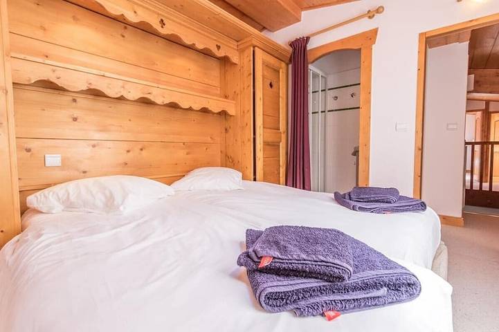 Ganze Wohnung, Superb Maisonette, freie Aussicht, in Residenz mit Pool, direkter Zugang zur Skipiste in Arc 1800, Bourg-Saint-Maurice