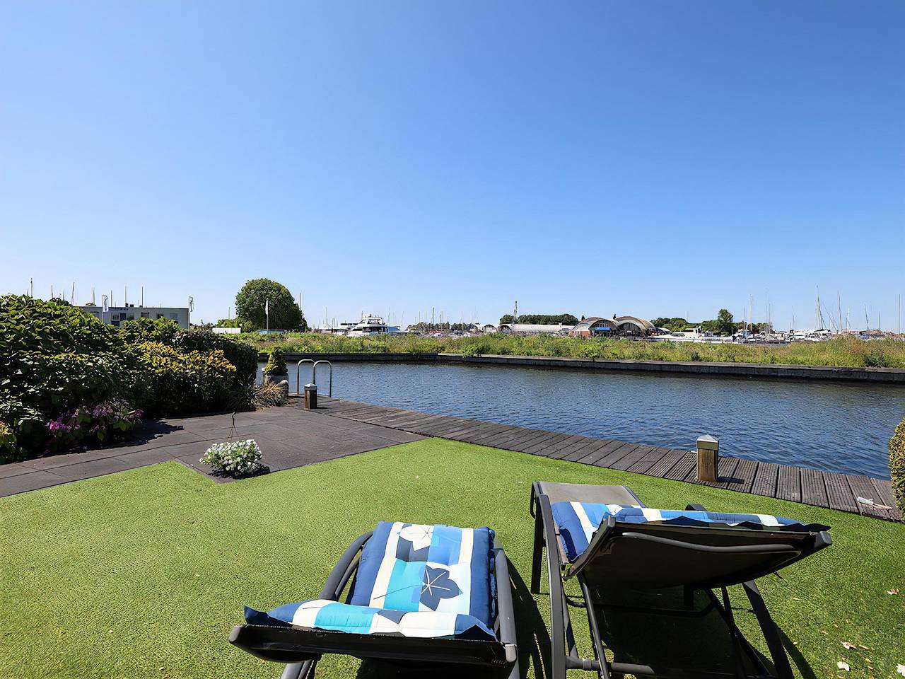 Park Brekkense Wiel 128 in Lemmer, Ijsselmeer