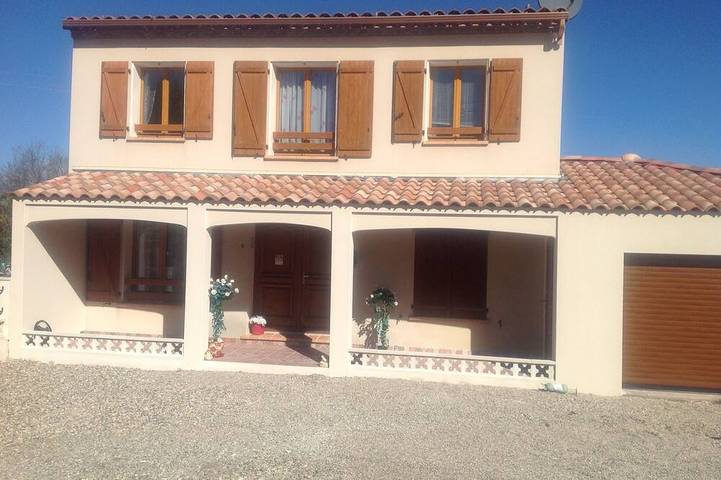 Location de vacances pour 6 personnes, avec Terrasse et Jardin à Saint-Geniès-de-Fontedit