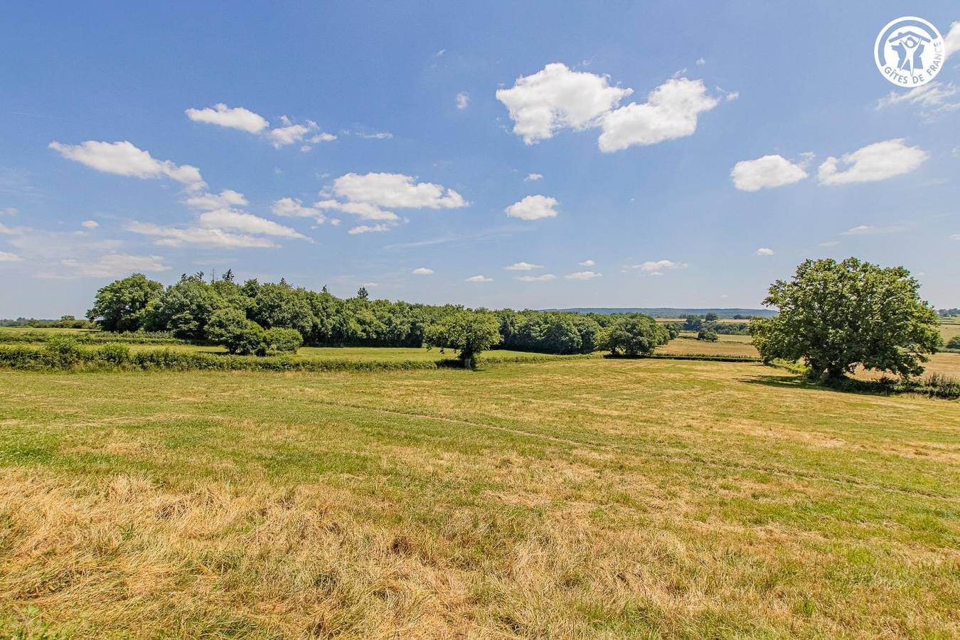 Gîte voor 2 personen met terras in Viry (Saône-et-Loire), Charolles en omgeving
