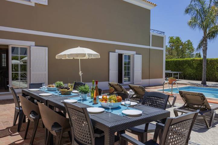 Location de vacances pour 8 personnes, avec jardin, adapté aux familles dans Almancil - 3