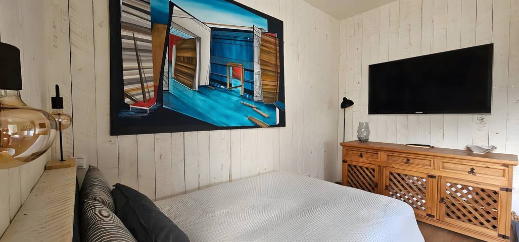 Hel lägenhet, Apartment 2 'Near Blue Wonder' with Shared Terrace, Garden and Wi-Fi in Blasewitz, Dresden