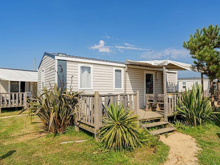 Camping Free Time - Mobilheim 6 personen - Comfort | 3 Schlafz. | 6 Pers. | Erhöhte Terrasse | Klimaanlage in Bibbona, Etruskische Küste
