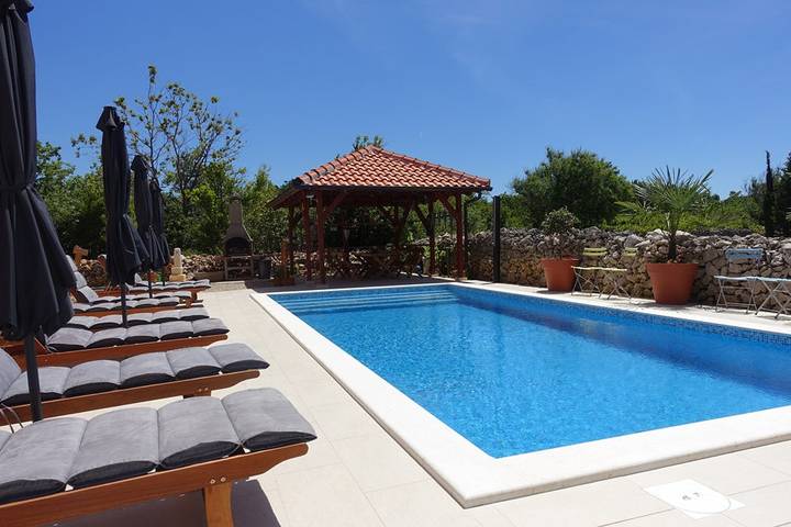 Ferienwohnung für 5 Personen, mit Terrasse und Pool in Petrcane - 3