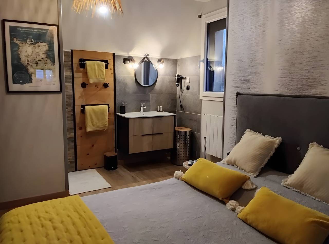 Bed and Breakfast 'Campagne' with Shared Terrace, Shared Garden and Wi-Fi in Videcosville, Cherbourg region