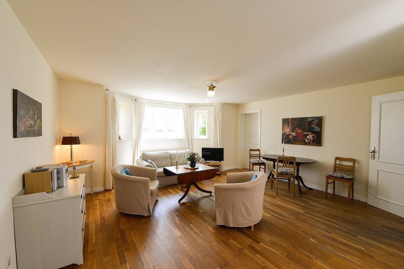 Ganze Wohnung, Ferienwohnung "Gut Grubnow Rügen - 1" mit Seeblick, Gemeinschaftsgarten und Wlan in Neuenkirchen (Rügen), Rügen