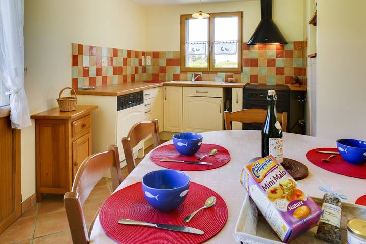 Gîte pour 5 personnes, avec terrasse et jardin à Plougrescant - 3