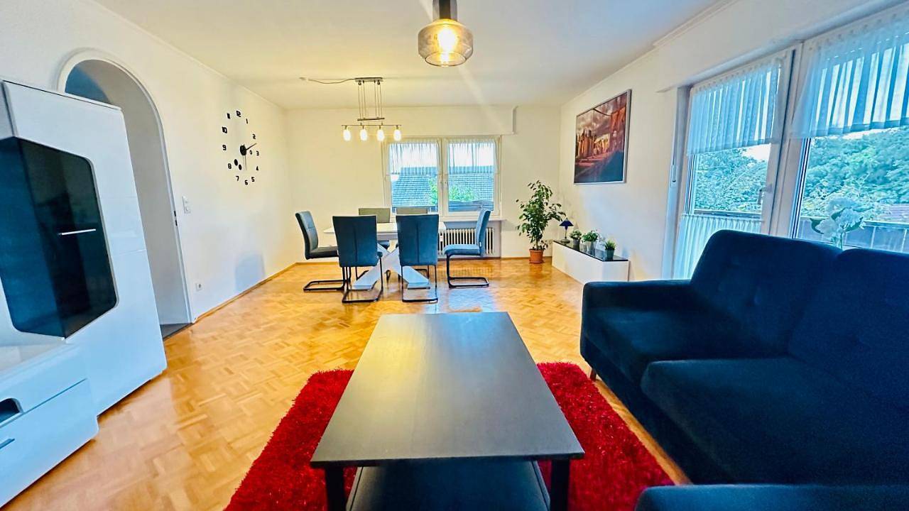 Ganze Wohnung, Three-Bedroom Apartment with Balcony in Wörth am Rhein, Rheinebene