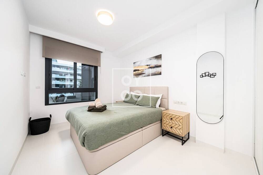 Apartamento entero, Gia Serena, first-floor apt, terrace, pool, playground in San Miguel de Salinas, Costa Blanca