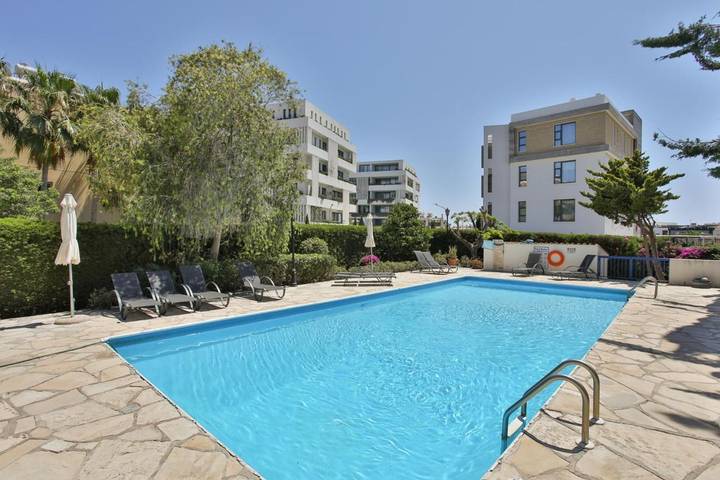 Apartament wakacyjny dla 4 osób, z taras i basen, zwierzęta dozwolone w Pafos