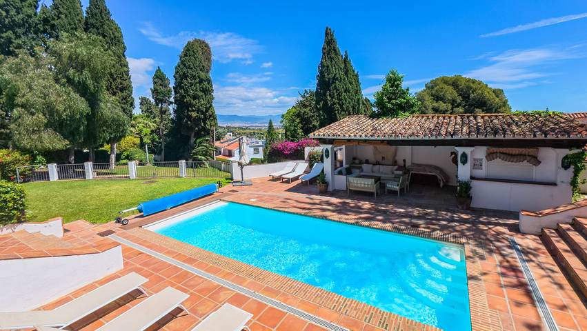 Casa rural para 10 personas, con jardín además de vistas al mar y piscina, Se admiten mascotas en Torremolinos - 4