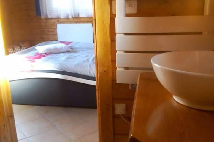 Gîte pour 2 personnes, avec jardin ainsi que jacuzzi et balcon à Correns - 4