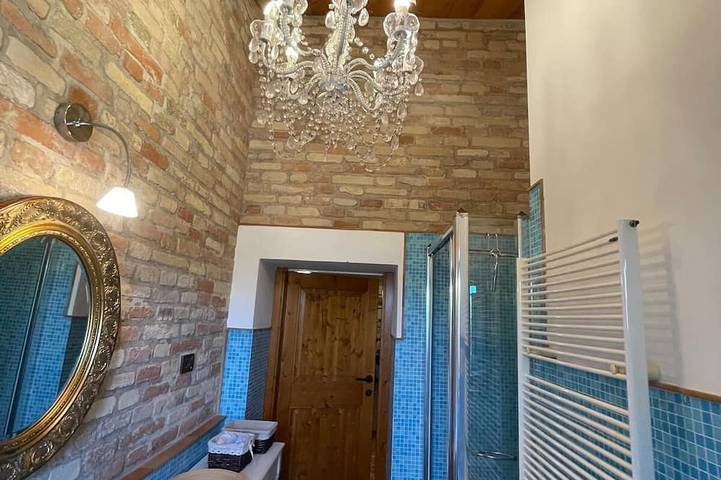 Relais Infinito: Rooms and Views of the Marche Hills in Recanati, Province de Macerata