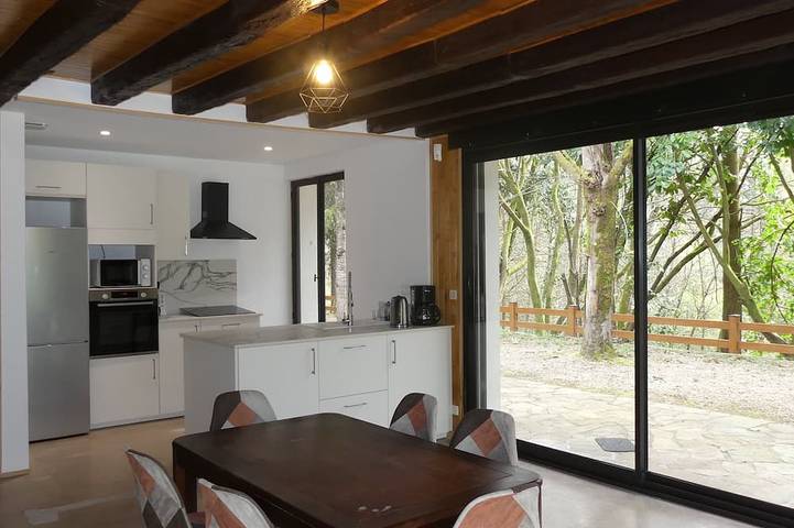 Location de vacances pour 6 personnes, avec piscine à Saint-Pierre-de-Frugie