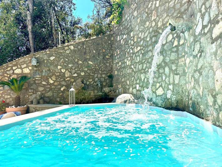 Ferienwohnung für 4 Personen, mit Ausblick und Garten sowie Pool - 1