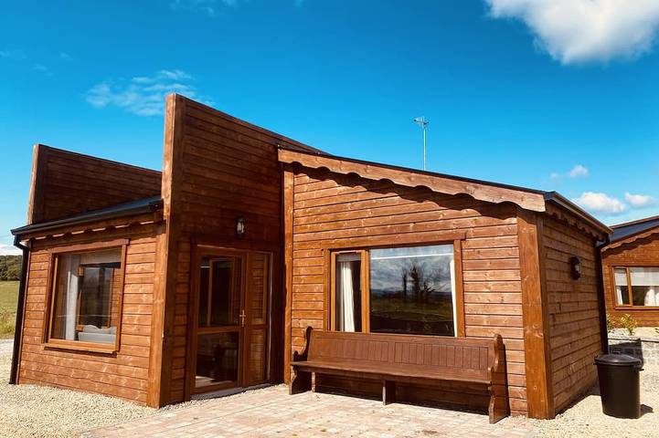 Holiday rental for 4 people, with garden and hot tub, with pets in County Fermanagh