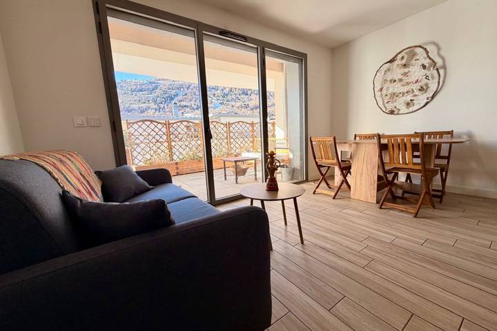 Ganze Wohnung, Ferienwohnung für 4 Personen mit Terrasse in Briançon, Serre Chevalier