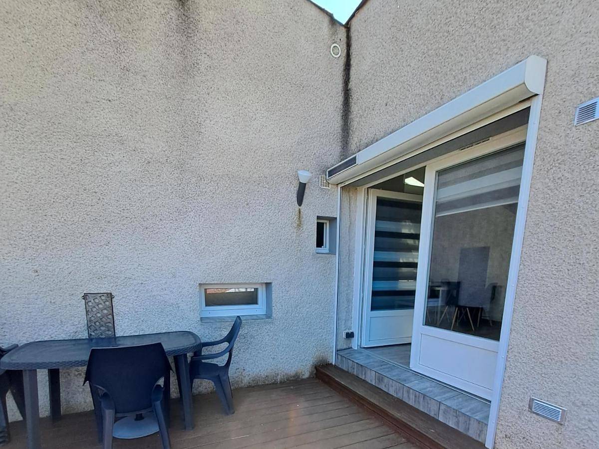 Appartement entier, Apartment with Terrace in Vieille-Brioude, Parc Naturel Régional Livradois-Forez