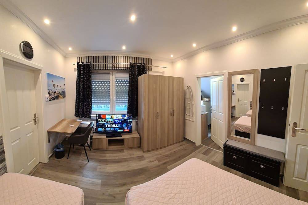 Ganze Wohnung, W3, Ferienwohnung mit Klimaanlage 42qm in Hüllhorst, Wiehengebirge