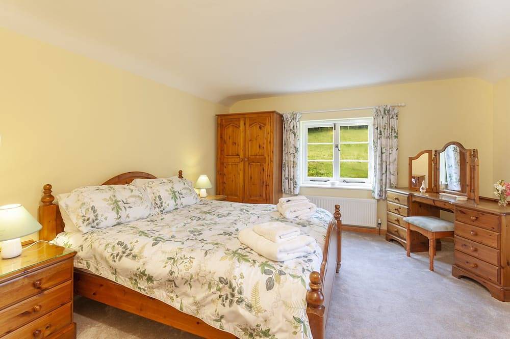 Two Lower Spire Cottage, Liscombe in Dulverton, Somerset