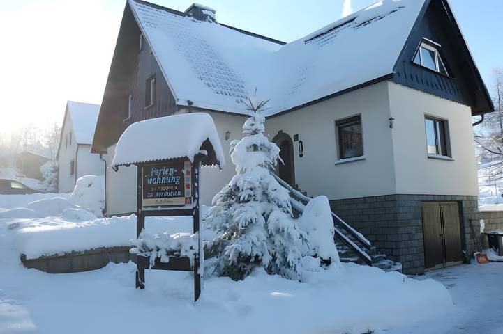 Ganze Wohnung, Gemütliche separate Ferienwohnung in Holzhau bei Fam. Liebscher auf der Bergstraße in Holzhau, Rechenberg-Bienenmühle