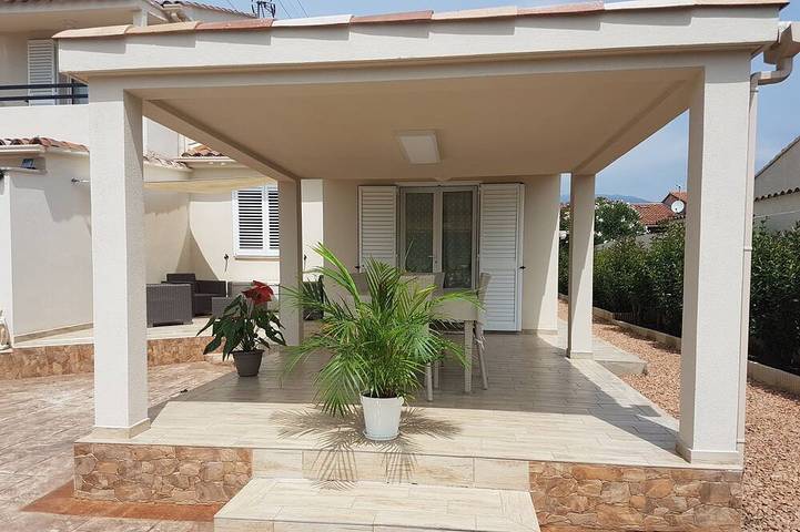 Appartement de vacances pour 2 personnes, avec jardin et terrasse à Porto-Vecchio
