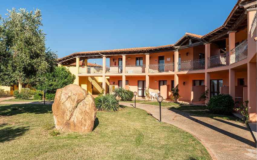 Appartamento intero, Appartamento per vacanze con terrazza e piscina condominiale in Lu Lamoni, Vignola Mare