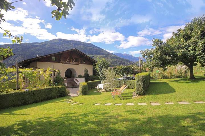 Ferienwohnung für 2 Personen, mit Balkon und Terrasse sowie Garten und Ausblick in Algund - 2