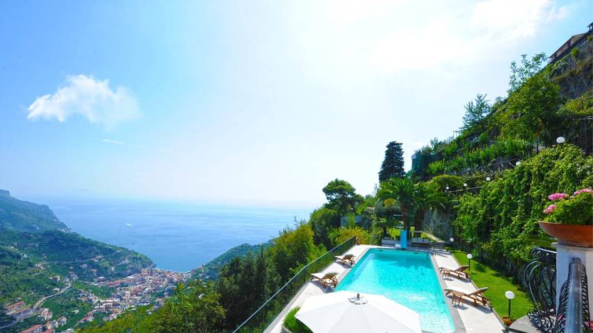 Location de vacances pour 10 personnes, avec piscine ainsi que balcon et jardin à Ravello - 3