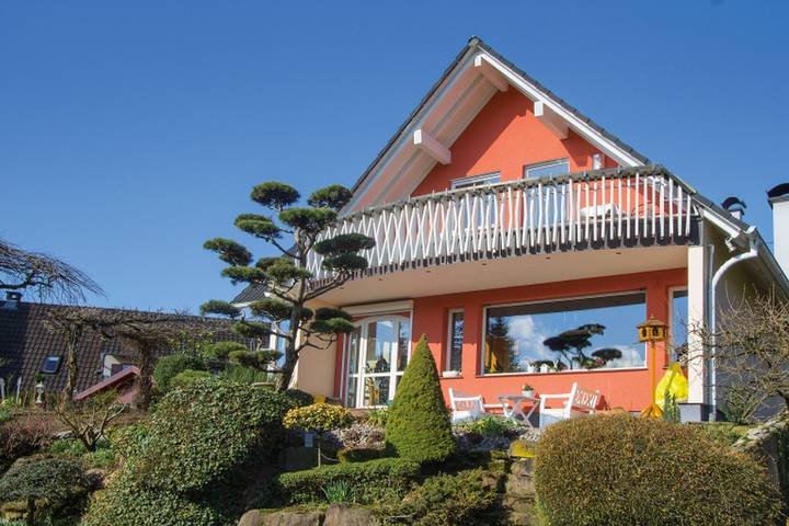 Ganze Wohnung, Apartment „Hornisgrindeblick“ mit Bergblick, Balkon und WLAN in Renchen, Mittlerer Schwarzwald