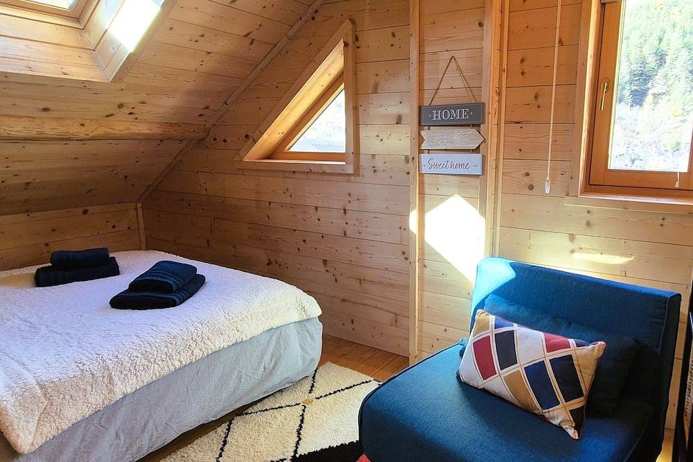 Le chalet en rondins 12 personnes (10 adultes, 3/4 enfants ) in Allos, Région Castellane