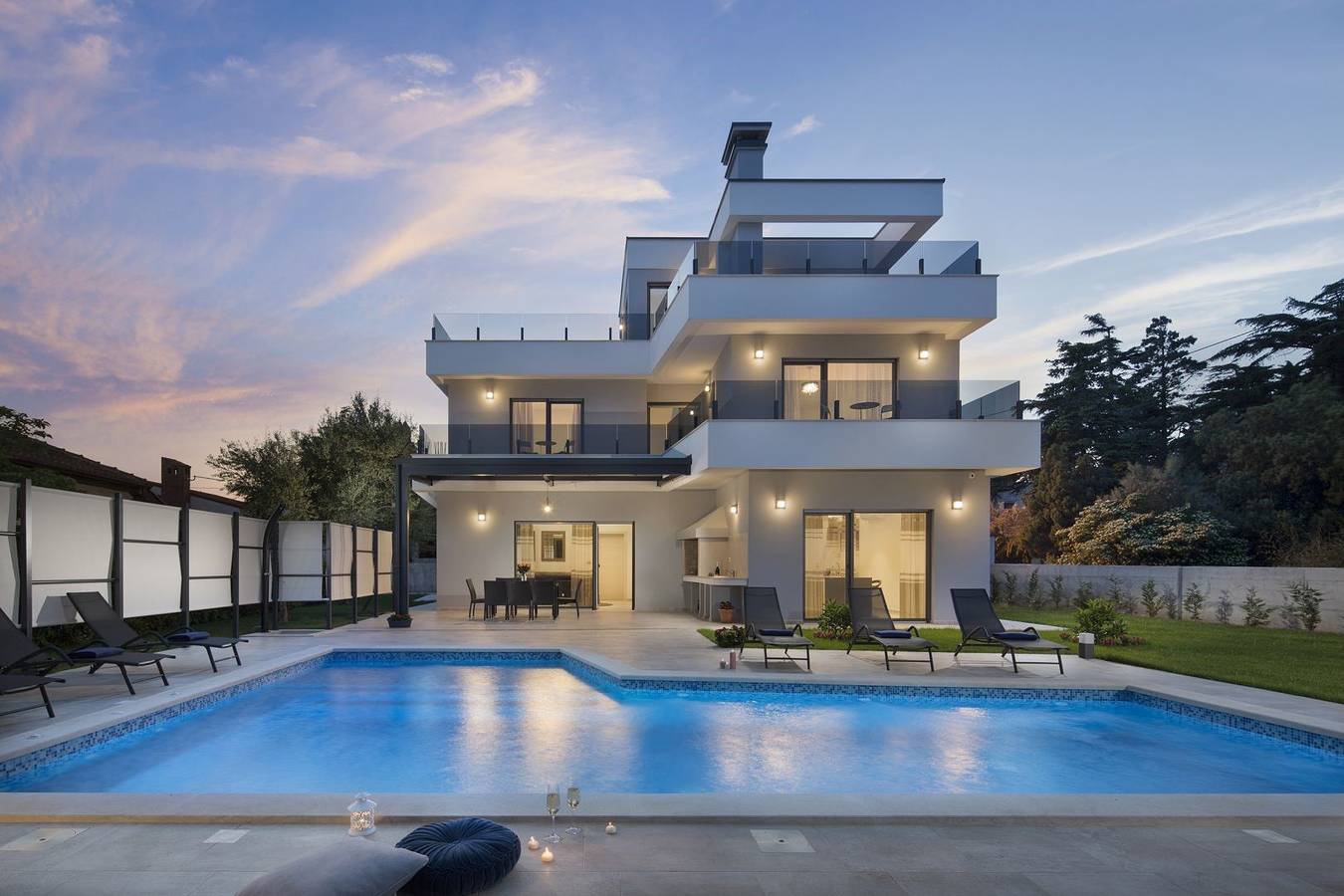 Luxusvilla Kriya Medulin mit Pool, Sauna und Fitnessstudio in Istrien in Premantura, Südküste Istrien