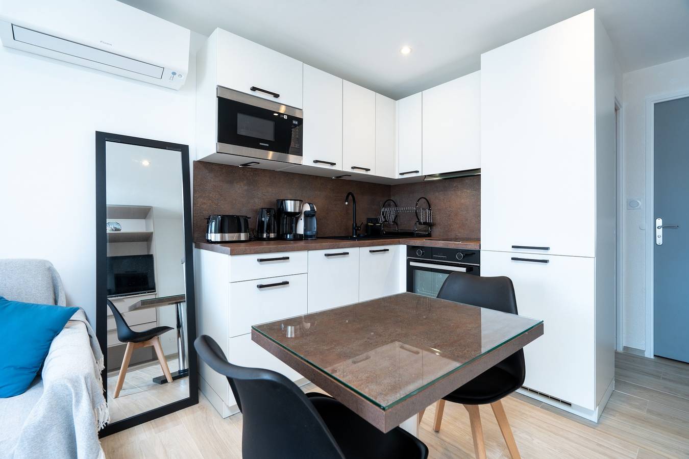 Geheel appartement, Vakantieappartement voor 2 personen met terras in Cap d'Agde, Agde