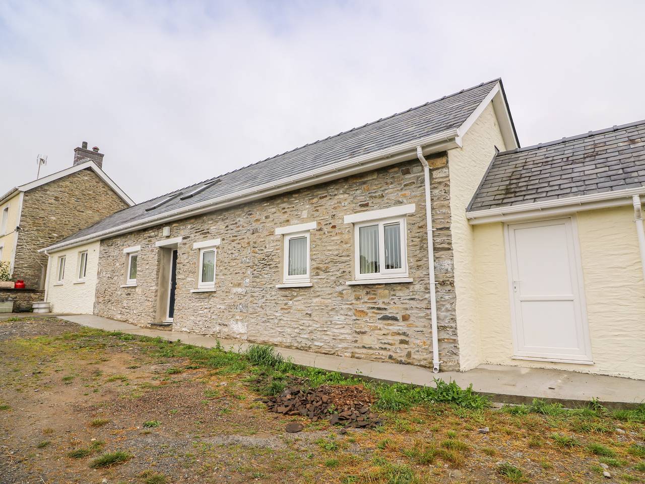 Hen Brynbedw in Carmarthenshire