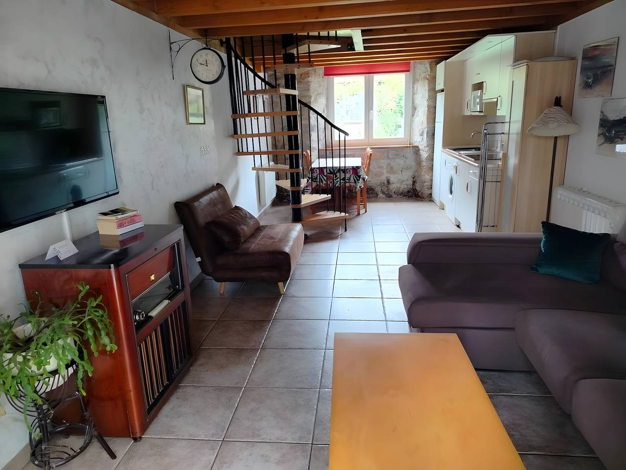 Ganze Wohnung, Apartment in Alsasua mit Gemeinschaftspool, Wlan und Klimaanlage in Alsasua, Cordillera Cantábrica