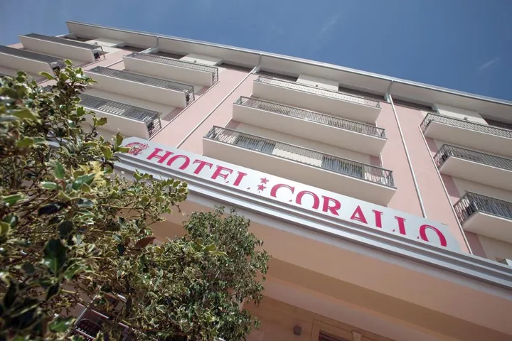 Hotel per 3 persone, con piscina - 1