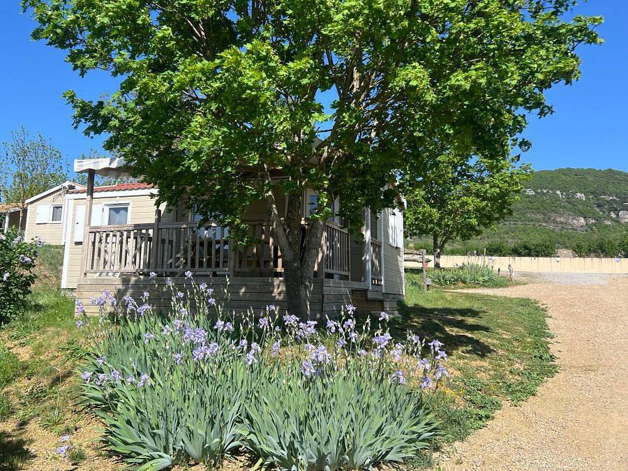 Parc Résidentiel de Loisirs Val Saint Georges - Chalet 5 personnes - 2 chambres 30m² in Saint-Georges-de-Luzençon, Parc naturel régional des Grands Causses