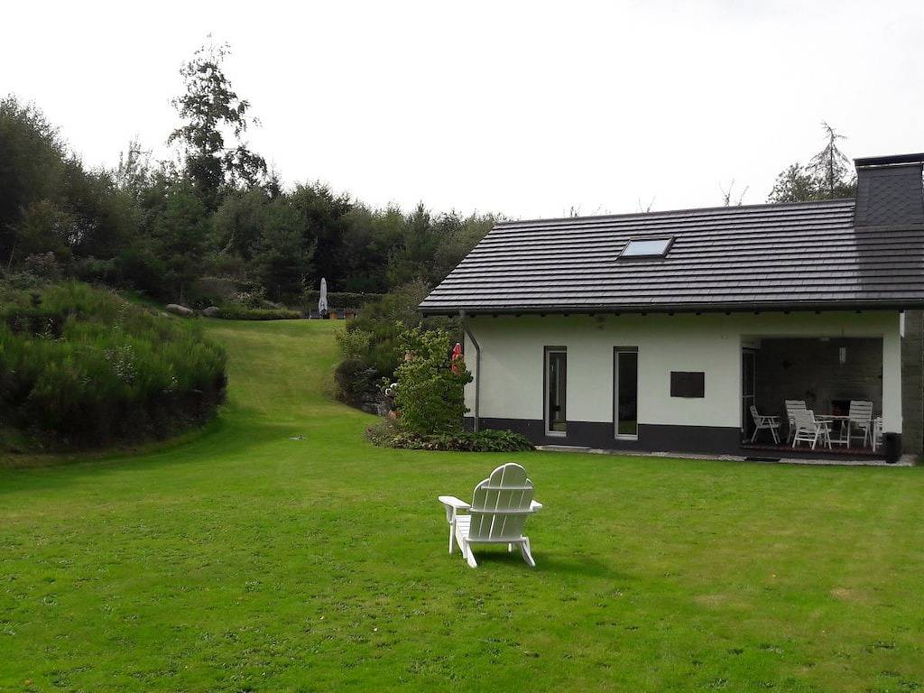 Villa in Schmallenberg mit Schwimmbecken in Schmallenberg, Hochsauerlandkreis