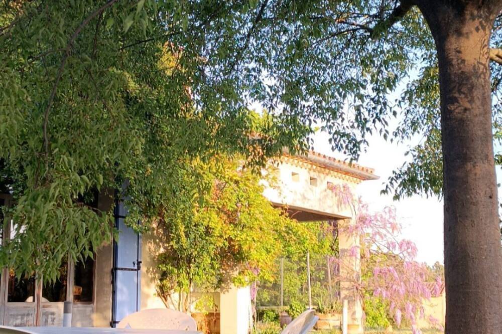 Villa des oliviers ideal for visiting Provence in Caumont-sur-Durance, Vaucluse