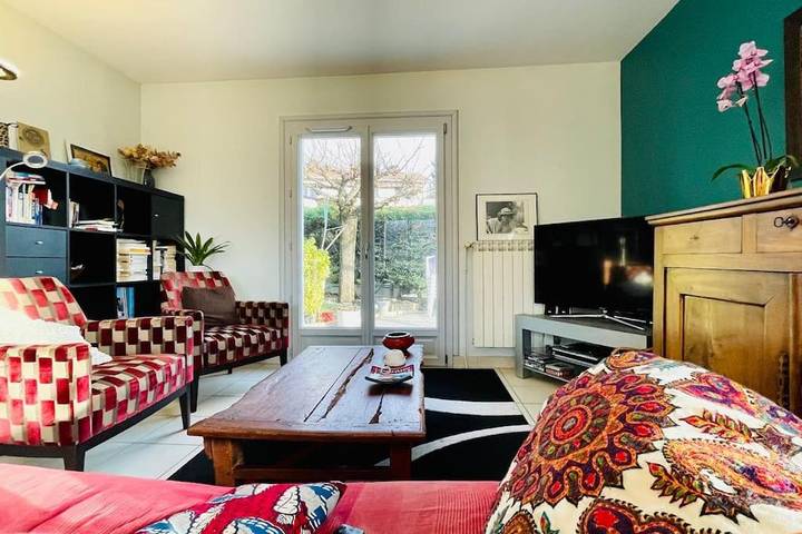 Location de vacances pour 5 personnes, avec vue ainsi que jardin et terrasse, animaux acceptés à Chasse-sur-Rhône - 3