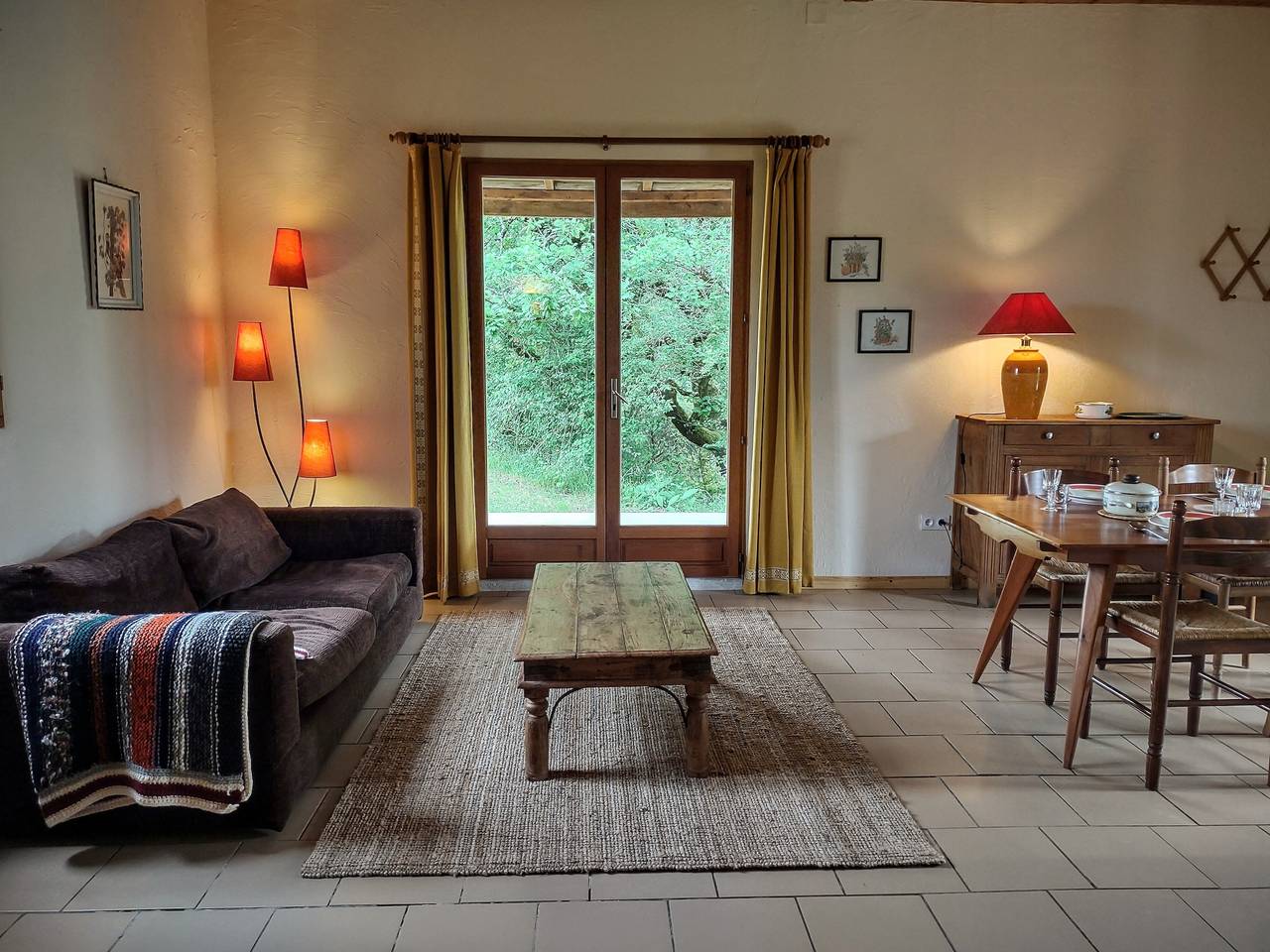Gîte Le Pivert – Charmante maison de vacances en pleine nature avec piscine partagée in Paulhiac, Région de Villeneuve-sur-Lot