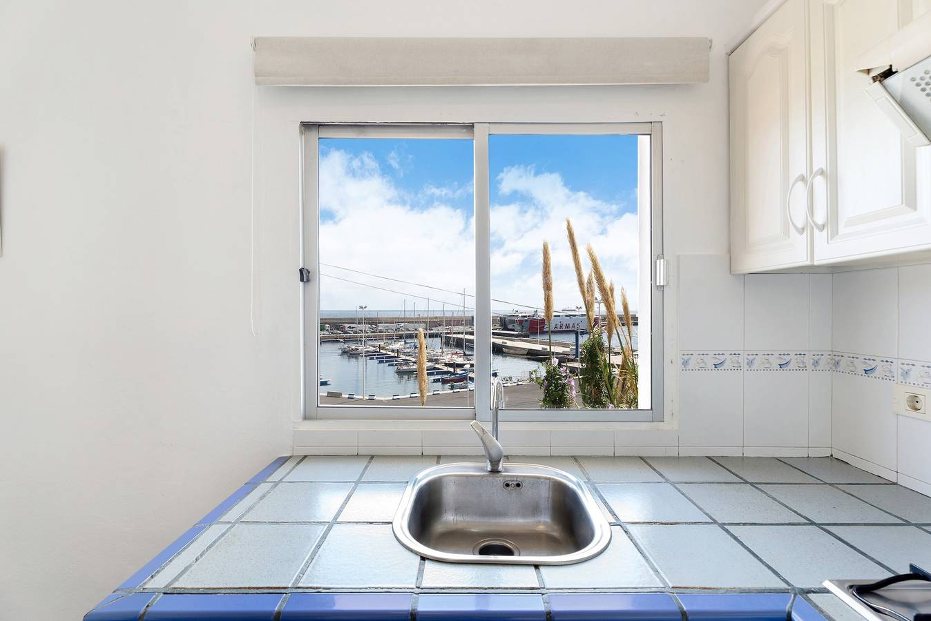 Casa de vacaciones 'El Puerto De La Estaca 3' con vistas al mar, jardín privado y balcón in Puerto de la Estaca, Valverde