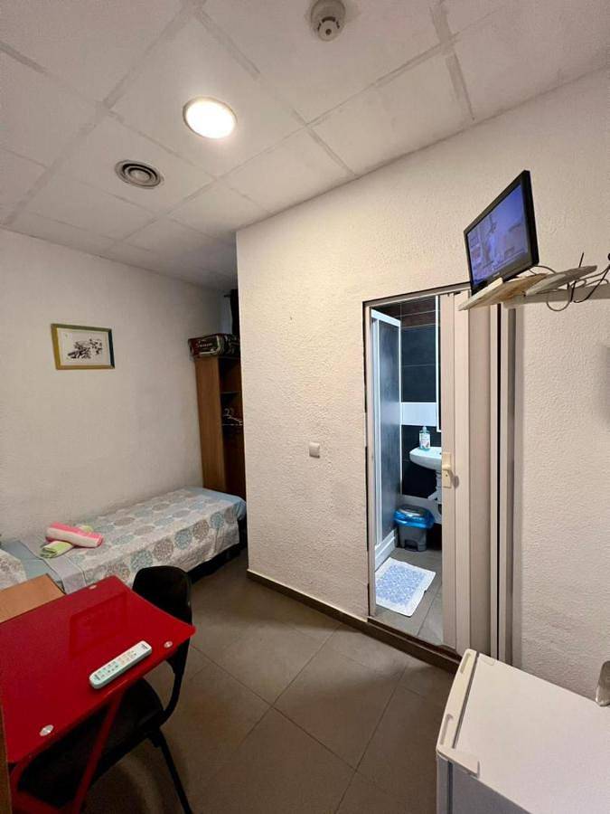 Budget Single Room in El Barrio, Alicante