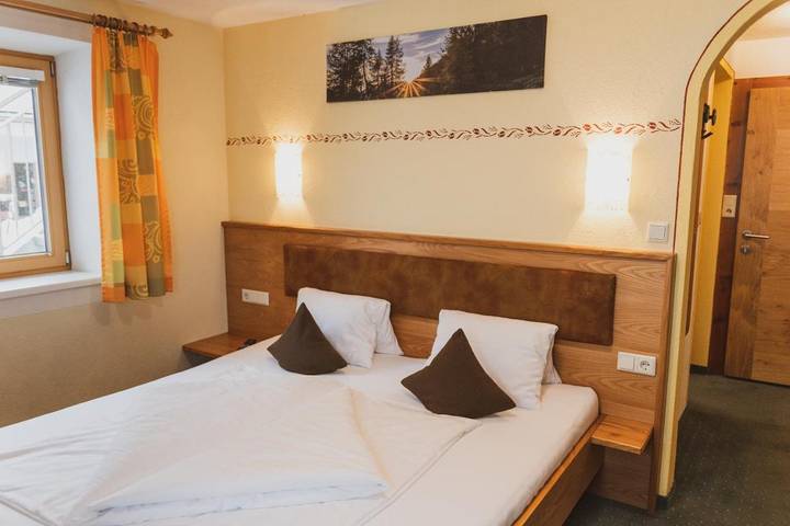 Ferienwohnung für 4 Personen, mit Balkon und Terrasse sowie Garten und Ausblick in Kauns - 4