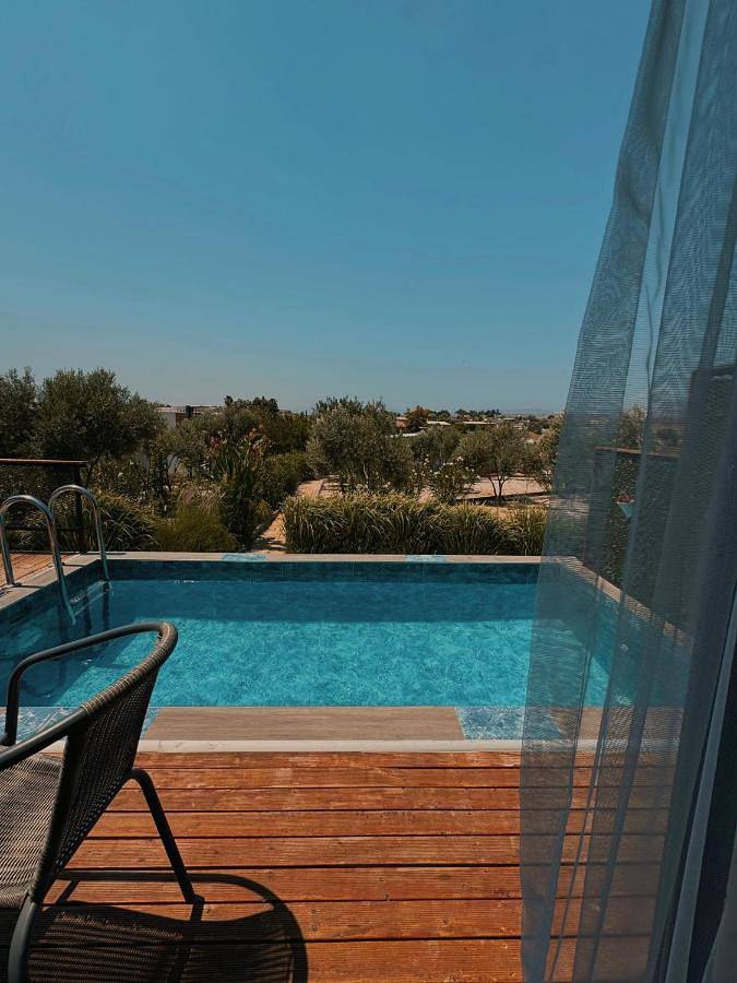 Gîte pour 2 personnes, avec jardin ainsi que piscine et vue, animaux acceptés