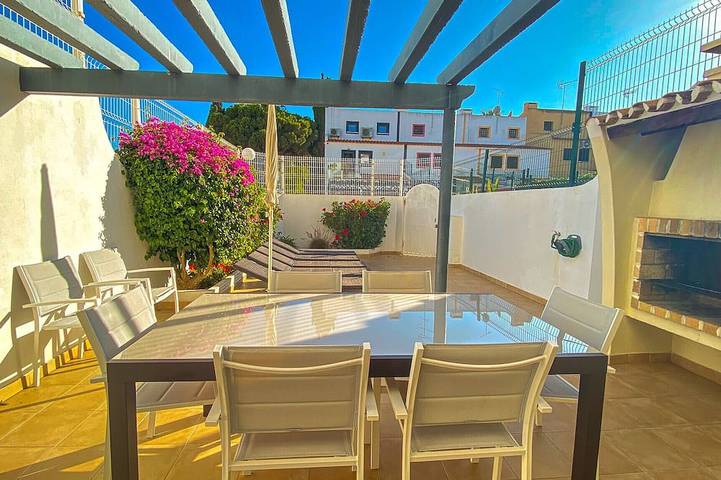 Chalet für 10 Personen, mit Balkon und Garten sowie Pool an der Algarve