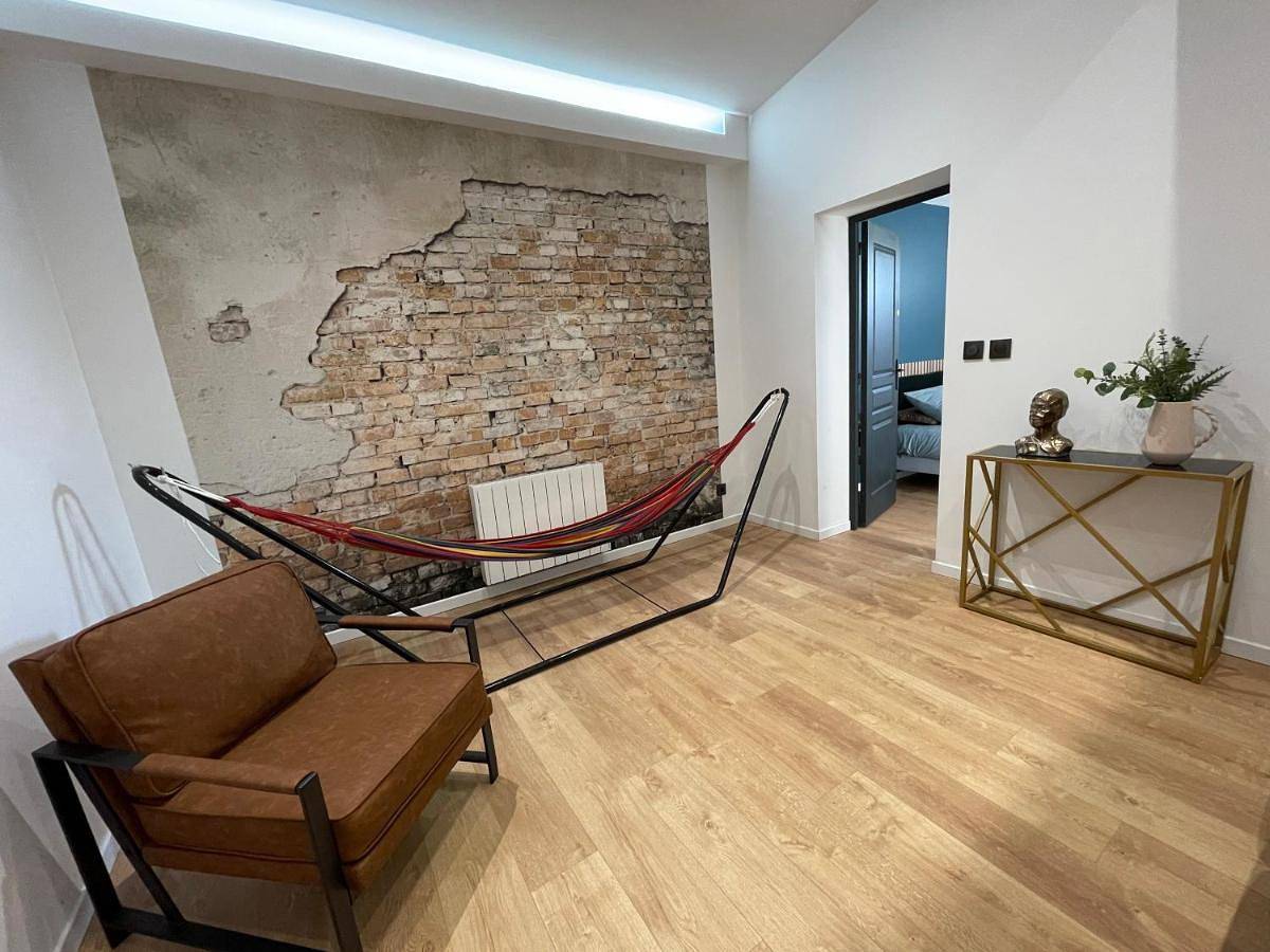 Appartement entier, Three-Bedroom Apartment in Lens, Région de Lens