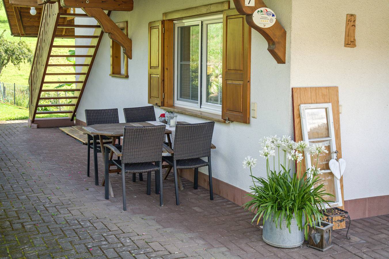 Ganze Wohnung, Ferienwohnung Eg, 85qm, 2 Schlafzimmer, max. 4 Personen mit Blick auf den Bauerngarten in Nordrach, Mittlerer Schwarzwald