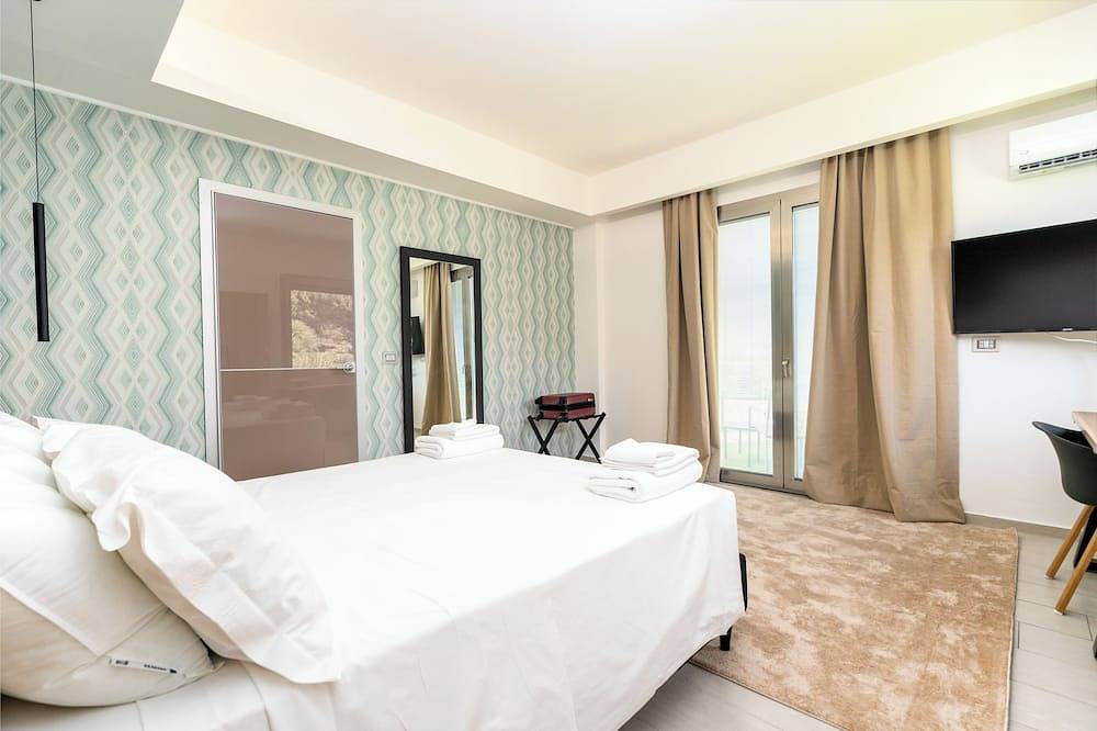 Charming villa with 3 bedrooms and Wifi, Ac in delightful Sicilia in Linera, Santa Venerina