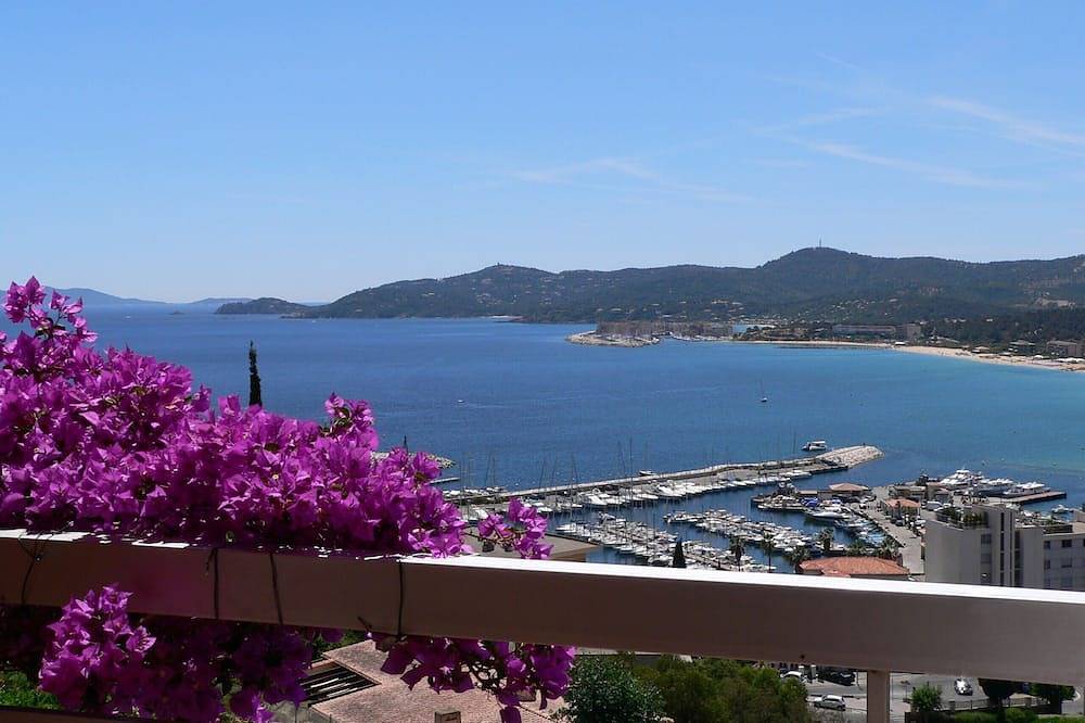 Entire apartment, 2 pieces: exceptional view of the sea and the islands of gold in Le Lavandou, Parc national Port-Cros